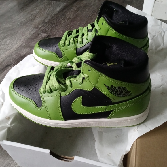 Women's Air Jordan 1 MD  Size 8.5 - Picture 5 of 11